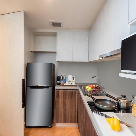 Amanta Hotel & Residence Sathorn Банкок Екстериор снимка