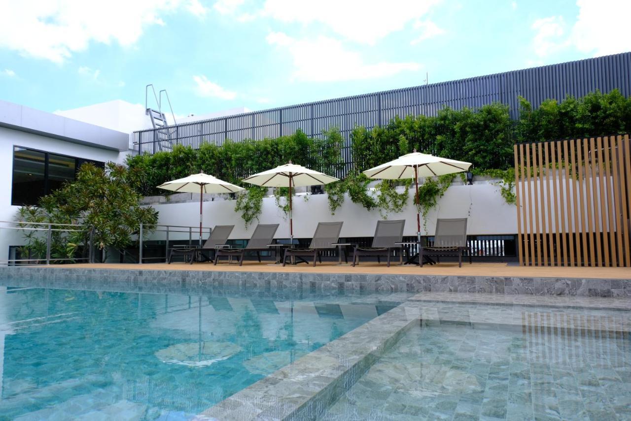 Amanta Hotel & Residence Sathorn Банкок Екстериор снимка