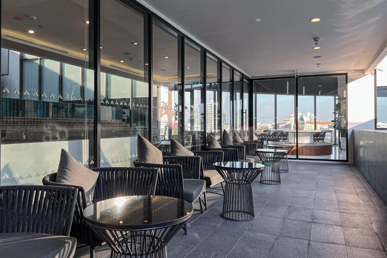 Amanta Hotel & Residence Sathorn Банкок Екстериор снимка