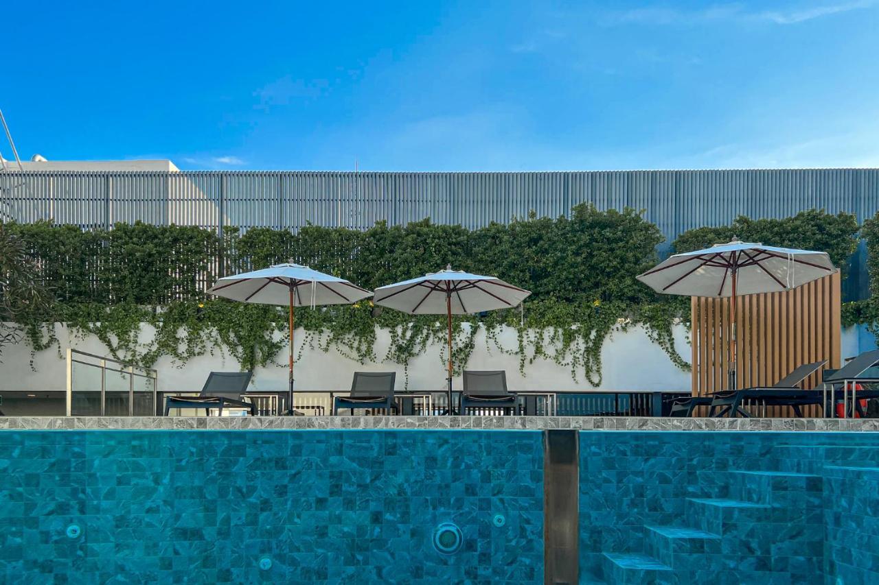 Amanta Hotel & Residence Sathorn Банкок Екстериор снимка