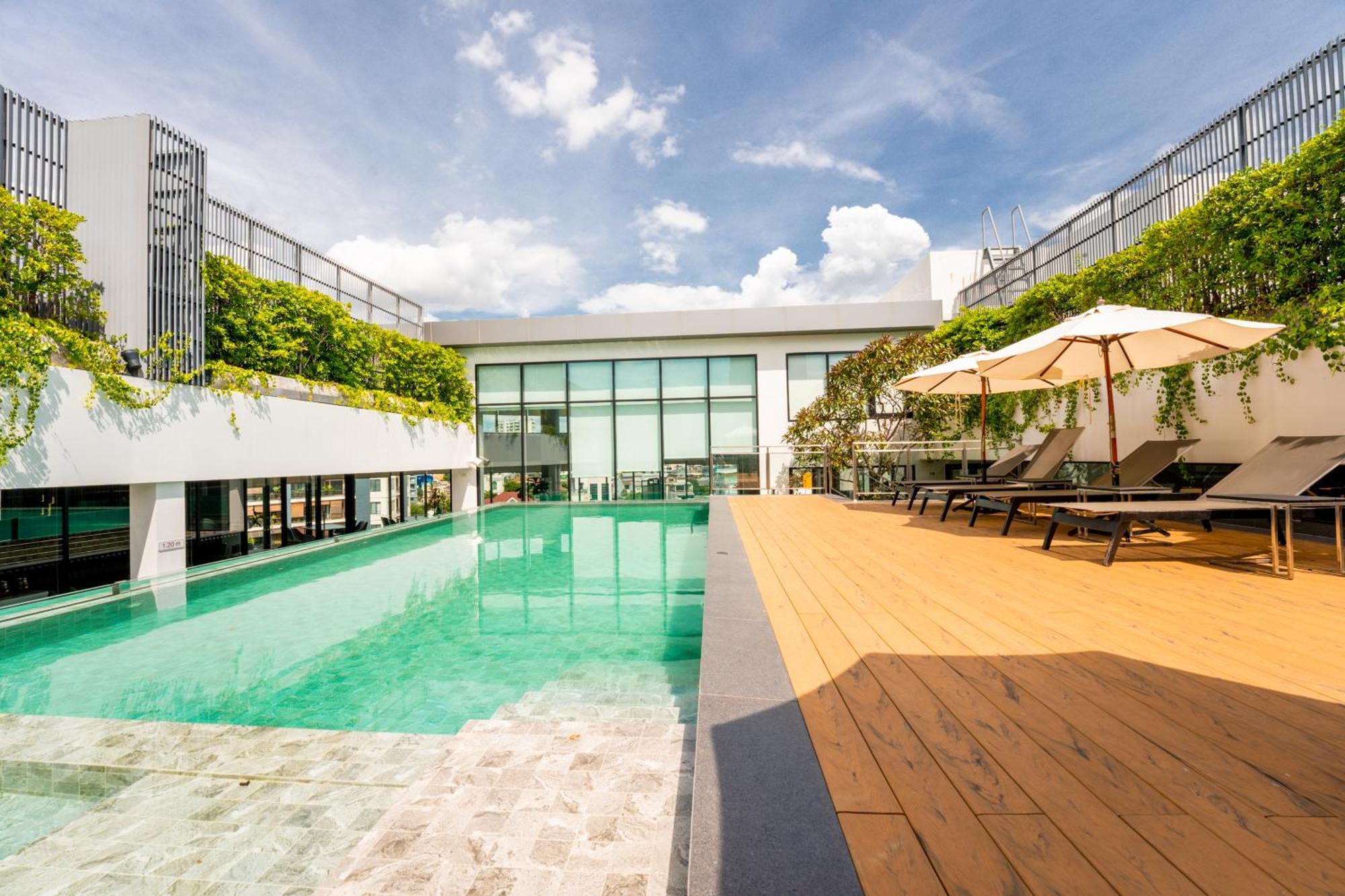 Amanta Hotel & Residence Sathorn Банкок Екстериор снимка
