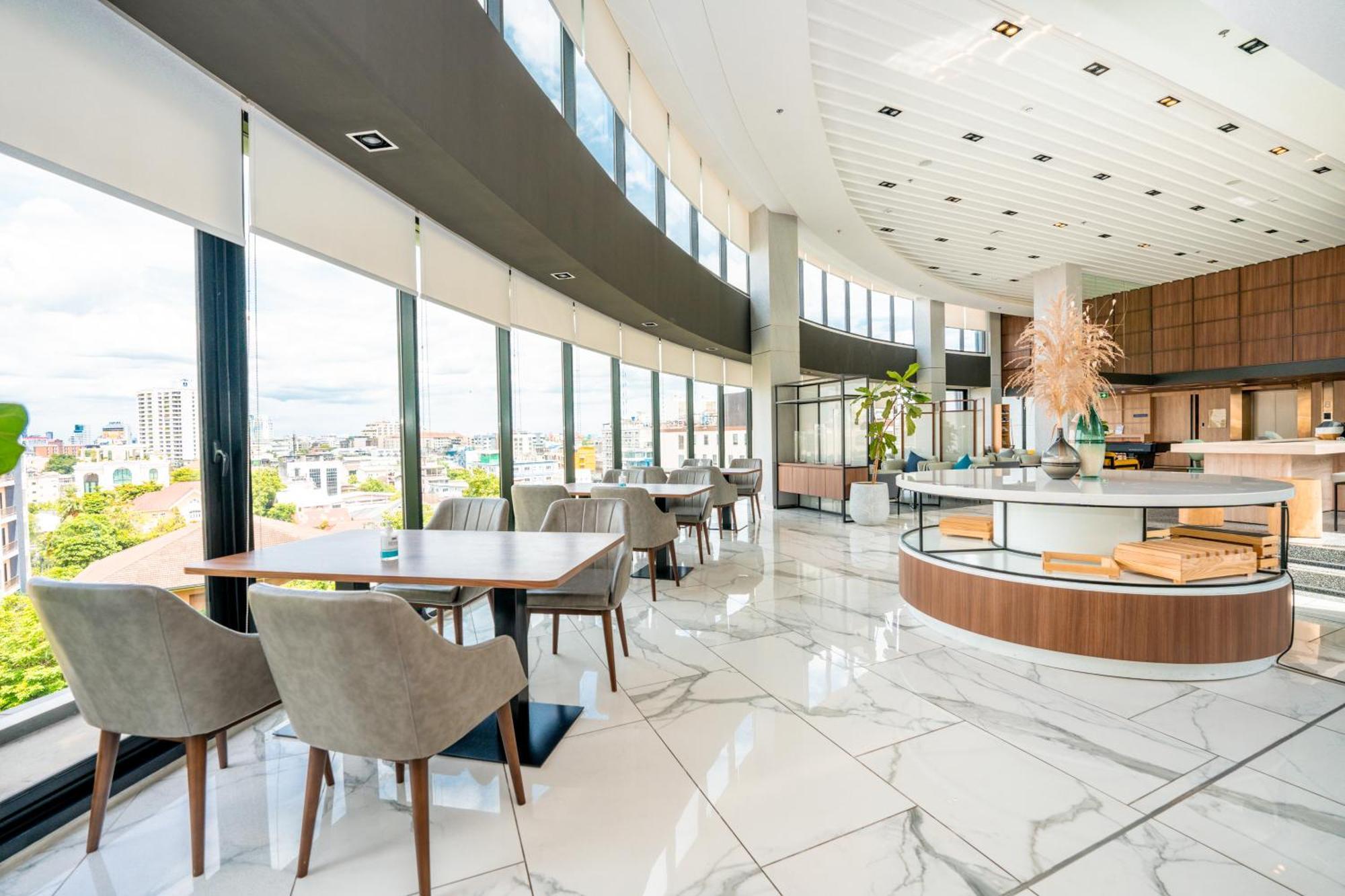 Amanta Hotel & Residence Sathorn Банкок Екстериор снимка