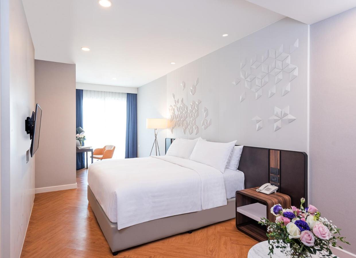 Amanta Hotel & Residence Sathorn Банкок Екстериор снимка