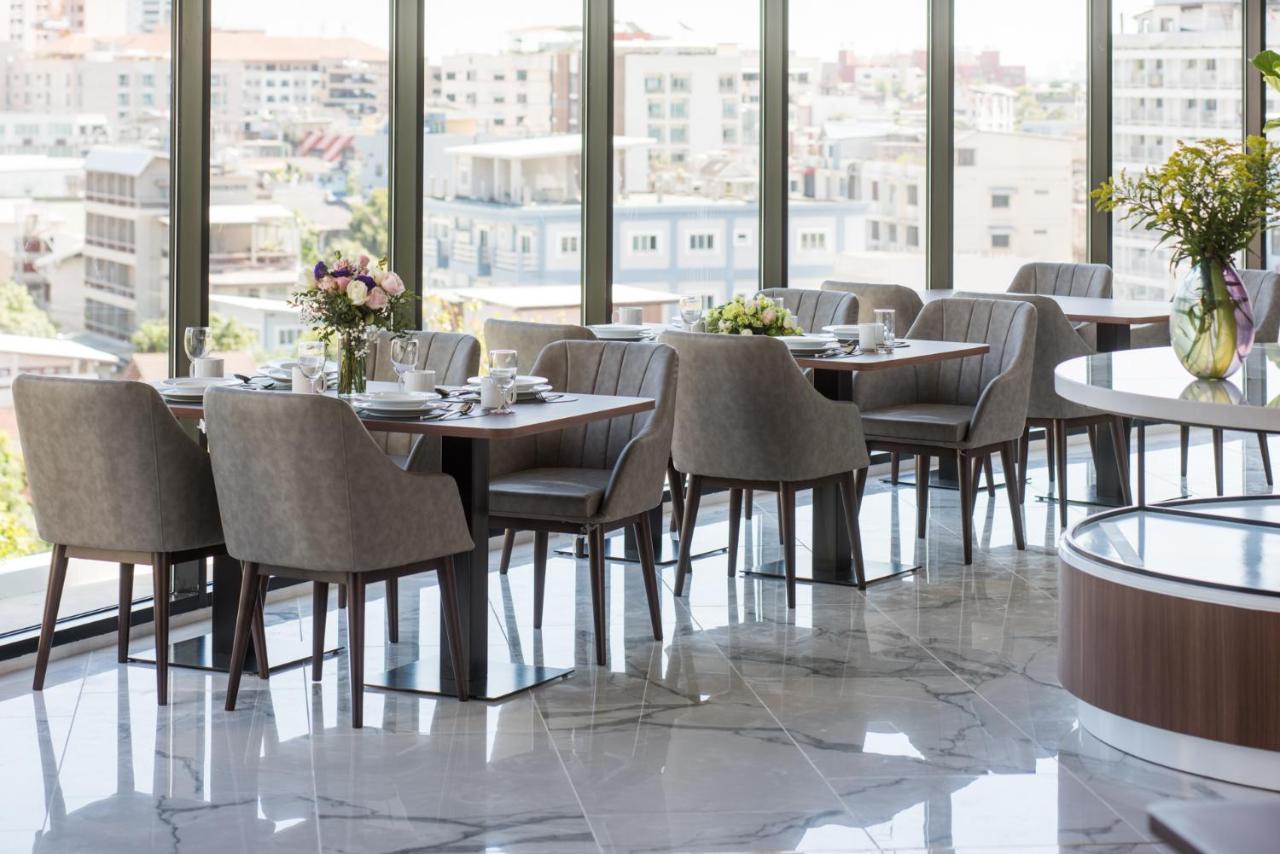 Amanta Hotel & Residence Sathorn Банкок Екстериор снимка