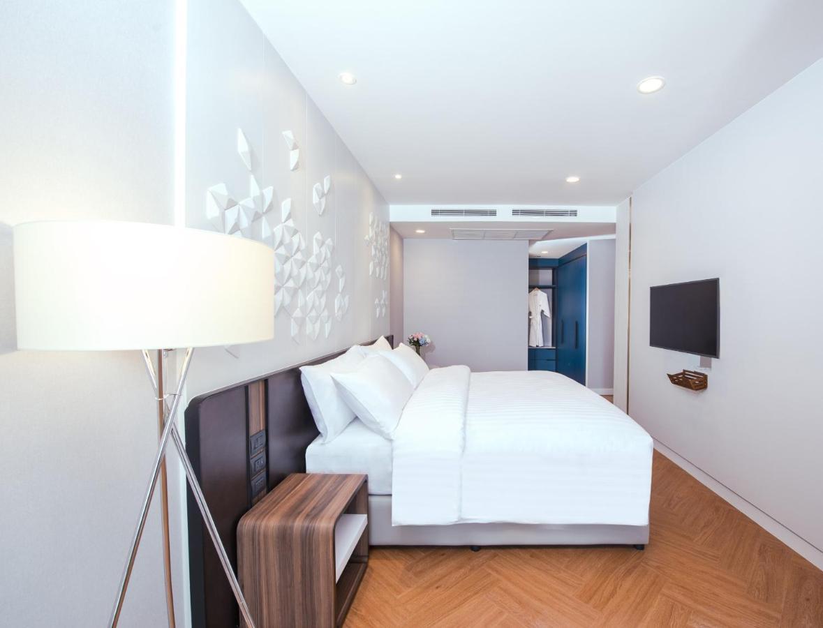 Amanta Hotel & Residence Sathorn Банкок Екстериор снимка